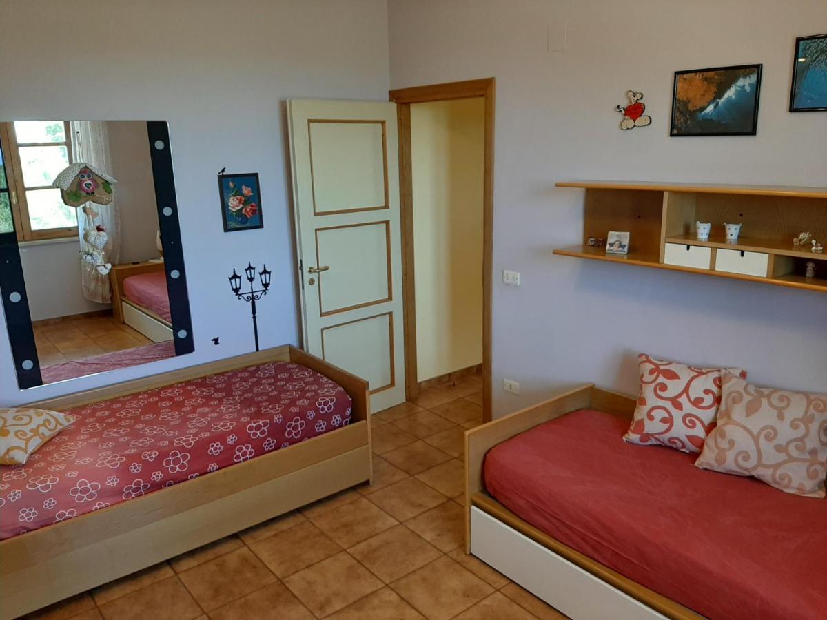 לינה וארוחת בוקר טראסיני Casanonnavittoria מראה חיצוני תמונה