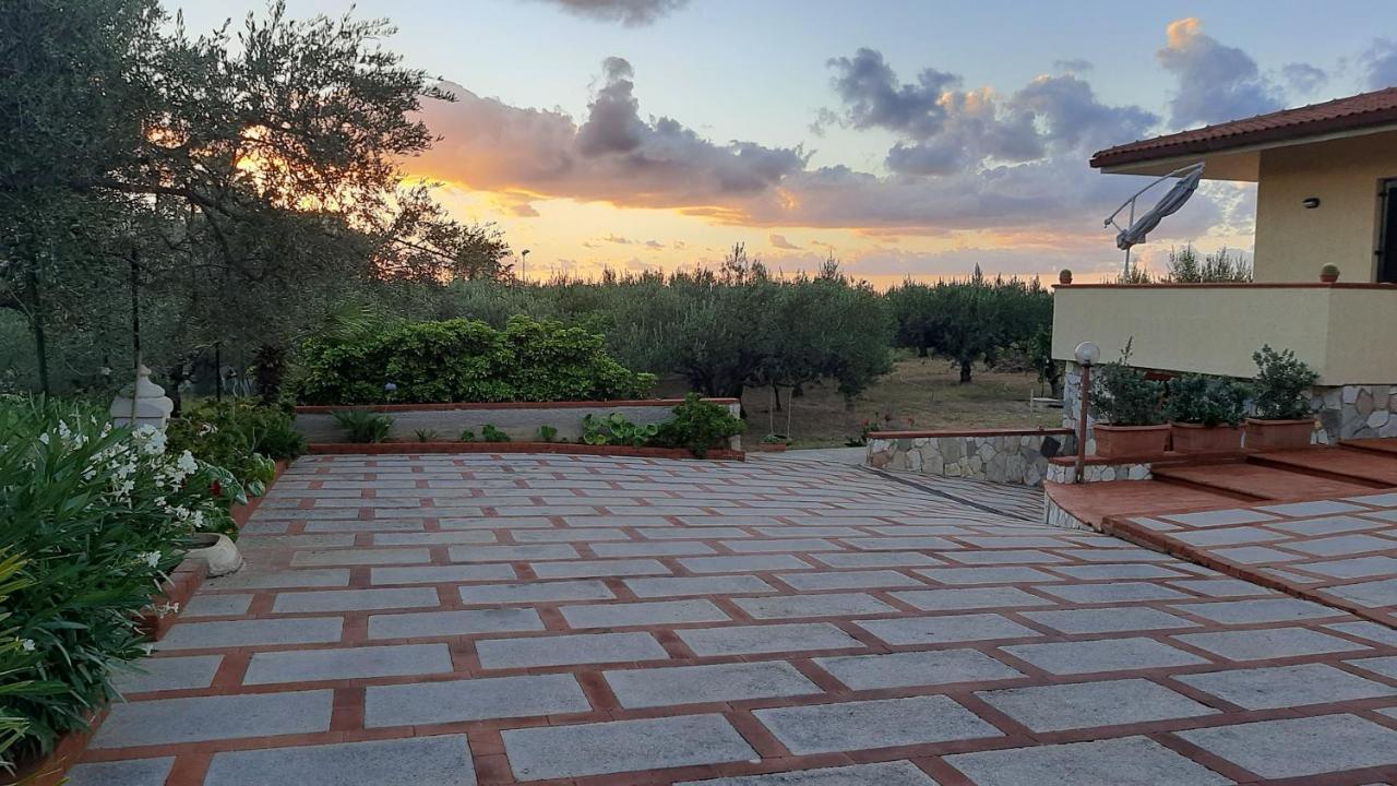 לינה וארוחת בוקר טראסיני Casanonnavittoria מראה חיצוני תמונה
